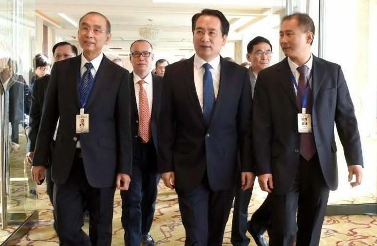 谭天星会见美国潮商总会访问团